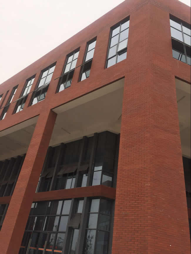 大學(xué)校園軟瓷施工案例_博悅佳軟瓷磚施工案例欣賞